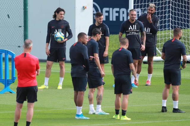 詹姆斯父子同台合砍19分 湖人季前赛不敌太阳